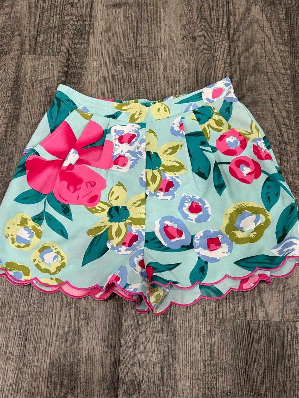 Floral Scallop Hem Women's Shorts - Aqua with Pink Flowers